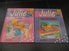 - Boeken - 2 Boekjes / Julie -