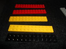 - Lego " 2 rode Plaatjes 2x12 -