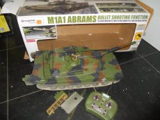- M1A1 Abrams / Tank -